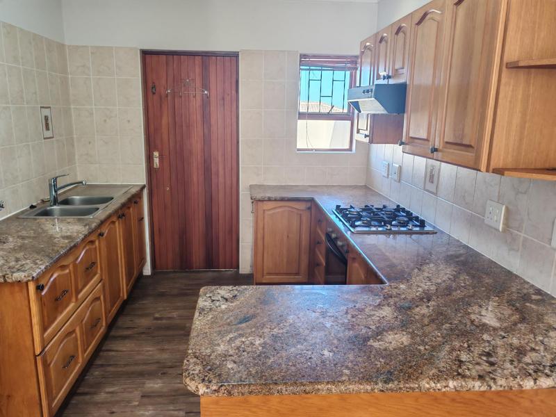 To Let 2 Bedroom Property for Rent in Chanteclair Western Cape